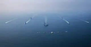 আকাশ ও সমুদ্রপথে ‘ব্যাপক’ হামলা চালাচ্ছে যুক্তরাষ্ট্র